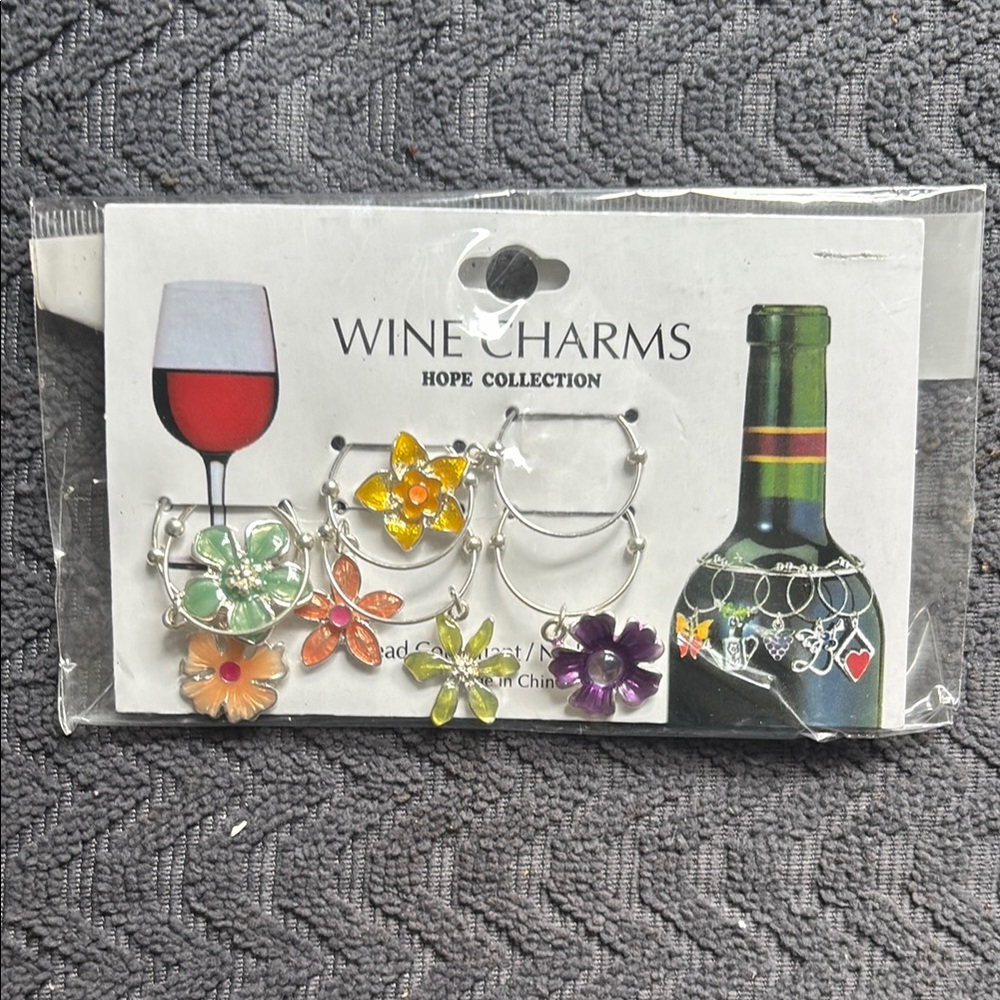 Home Collection Floral Wine Charms Set
